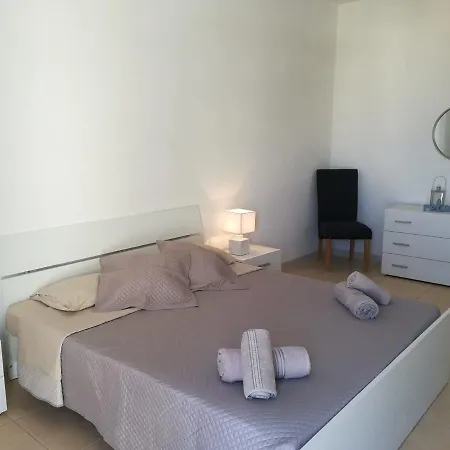 Apartment Let Me Host Anbipat 4 St. Paul's Bay